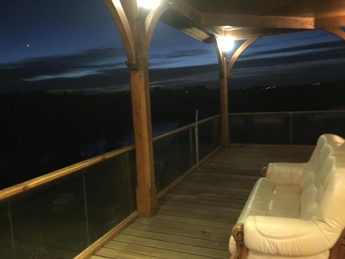 La Decouverte, Jacuzzi, Sauna, Et Terrasse Avec Vue Sur Lac A La Campagne Entre Toulouse Et Auch Catonvielle Bagian luar foto